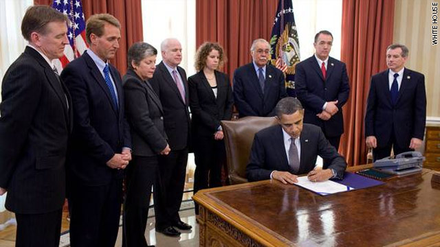 Obama signs bill naming courthouse after slain Arizona judge