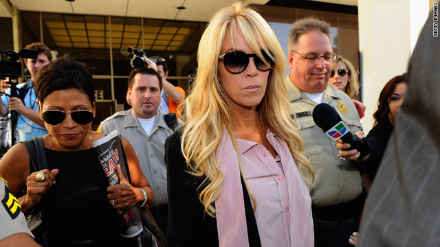 Dina Lohan: Lindsay gave advice to Charlie Sheen