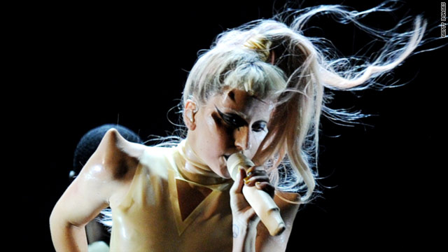 Gaga's 'Born This Way' makes history on iTunes