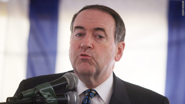 Huckabee in no rush to jump in