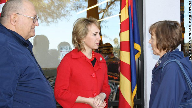 Photo of Giffords on day of shooting released