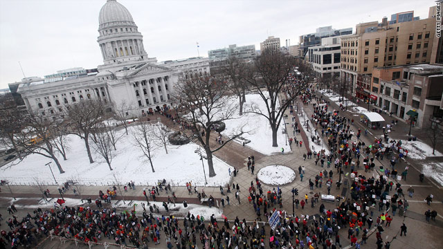 As history unfolds in Wisconsin, Smithsonian sends curator