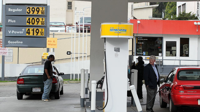 CNN Poll: Gas price spike behind pessimism on economy