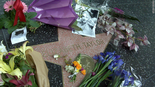 Fans honor Taylor at Walk of Fame star