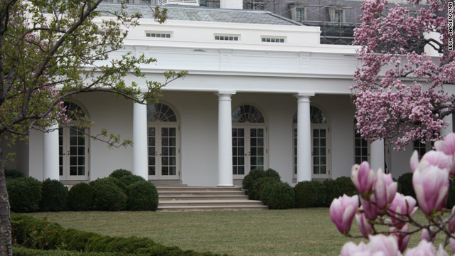 Obama takes budget talks to White House
