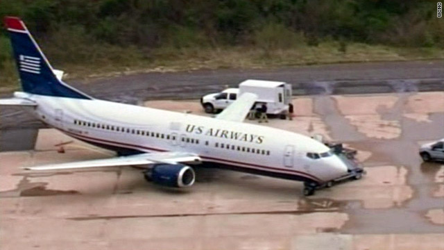 Sources: Hole in US Airways jet caused by bullet