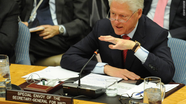 President Clinton returns to Haiti to help in ongoing recovery