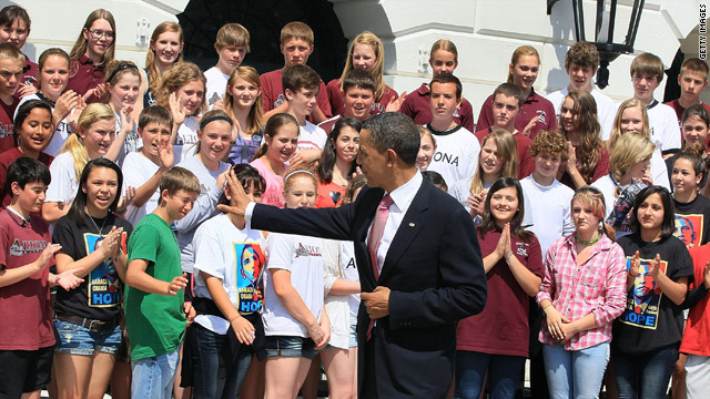 Obama meets students he mentioned in budget deal speech
