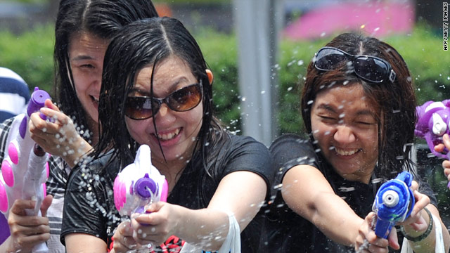 Thais Claim Squirt Gun Fight Record This Just In Blogs 5472