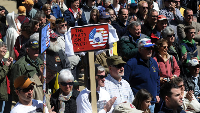 Poll: Tea Party support continues to hurt