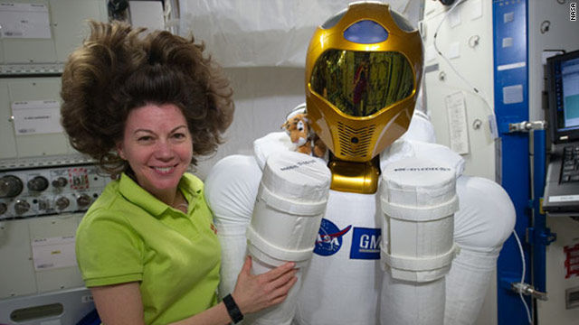 Astronaut's Mother's Day message from space: 'Distance doesn't change' love