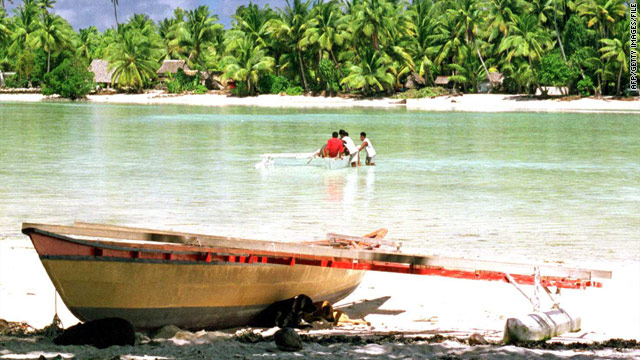 6 canoeists, including 4 girls, missing in South Pacific