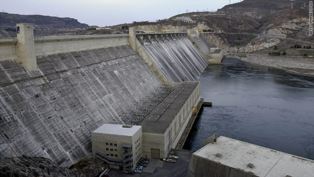 Dam releases are killing hundreds of thousands of fish, farmers say