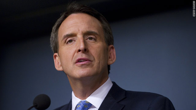 Pawlenty spins low poll numbers