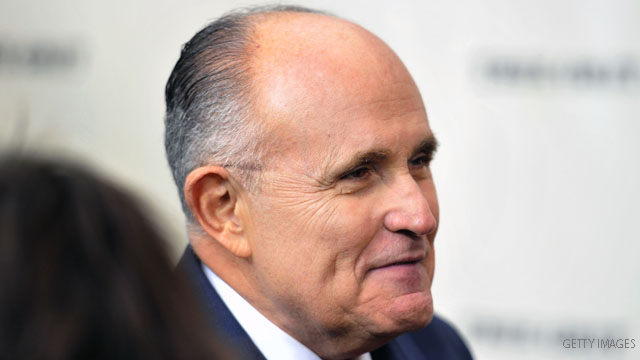 Giuliani to follow Romney in NH by just a few hours