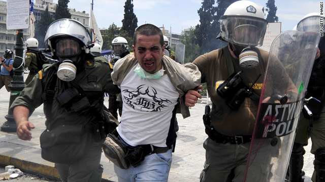 Greeks pass critical budget cuts despite protests