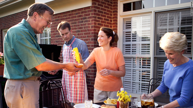 Breaking down the fence: do you eat with your neighbors?