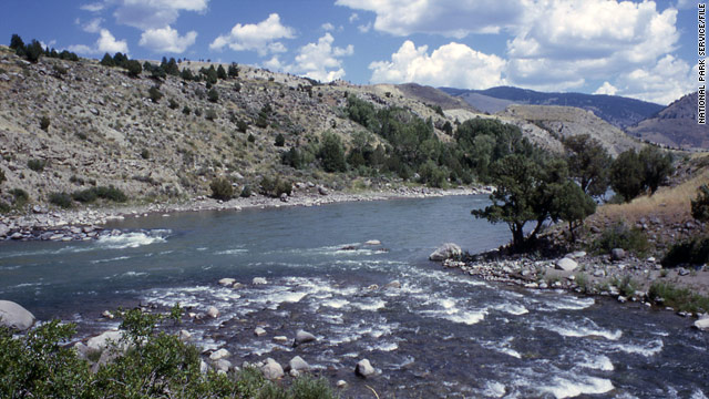 Crude oil leaks into Montana's Yellowstone River