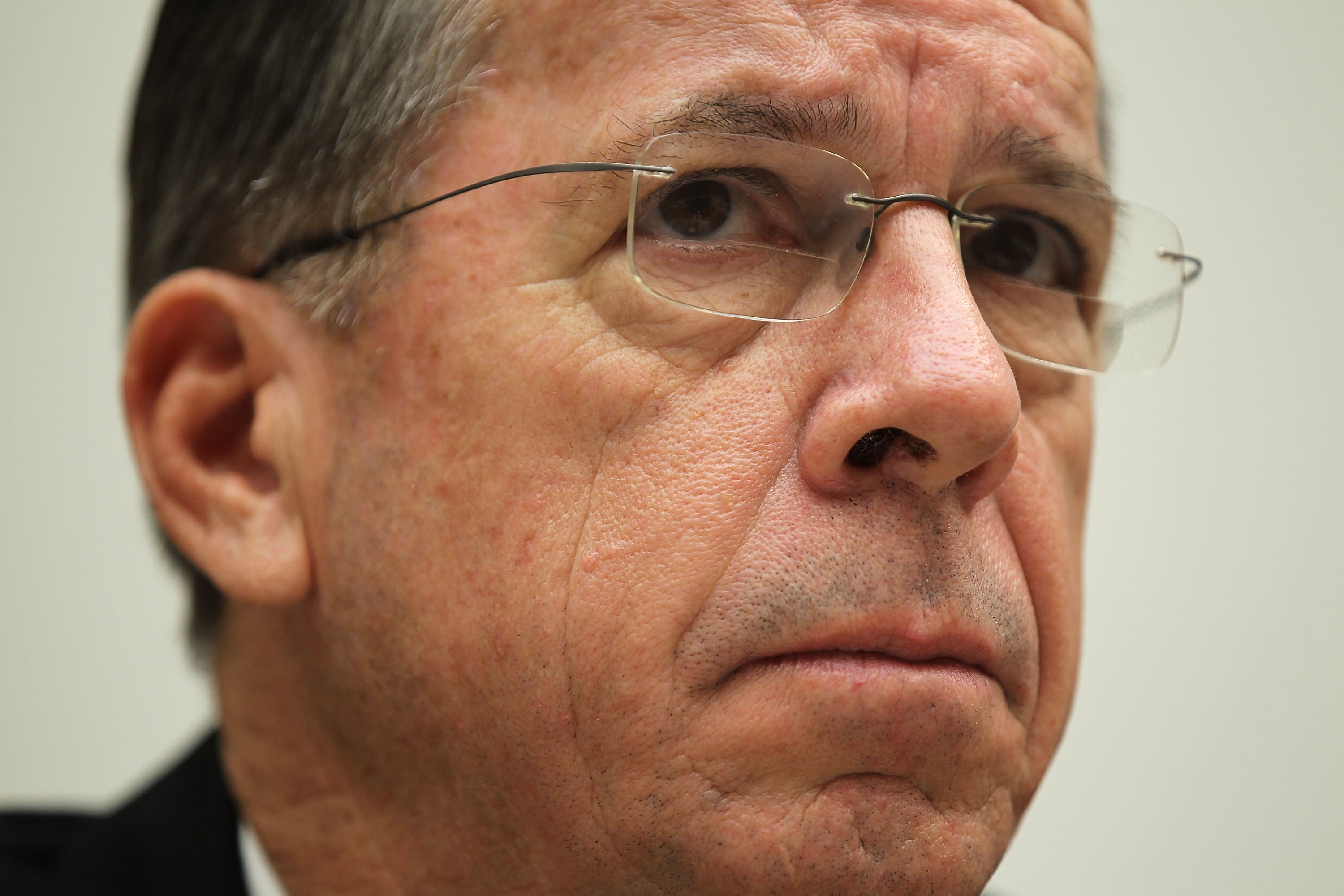 Mullen presses Pakistan to crack down on Haqqani network