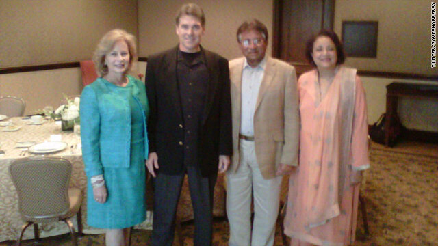 Photo of the Day: Texas Gov. meets with Musharraf