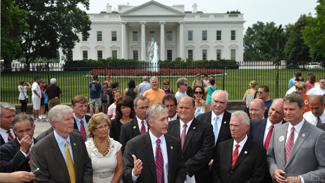 GOP congressmen show up at White House, want debt plan