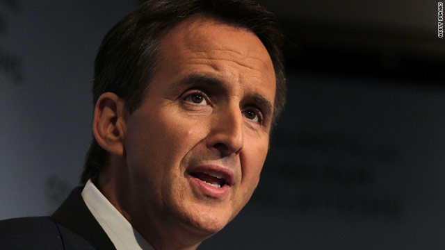 Pawlenty hits Bachmann and Romney in single slam