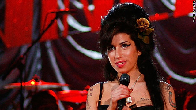Singer Amy Winehouse found dead, UK press says