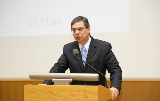  Deputy Foreign Minister Danny Ayalon speaks before a Knesset committee.