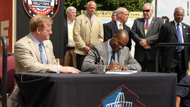 NFL players ratify new labor deal