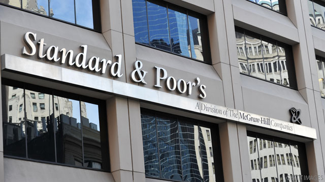 Agency officials say U.S. parties must compromise on deficit reduction