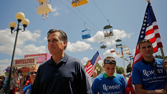 Romney tries to keep focus on Obama, not Perry