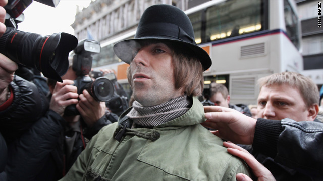 Liam Gallagher sues brother, demands apology