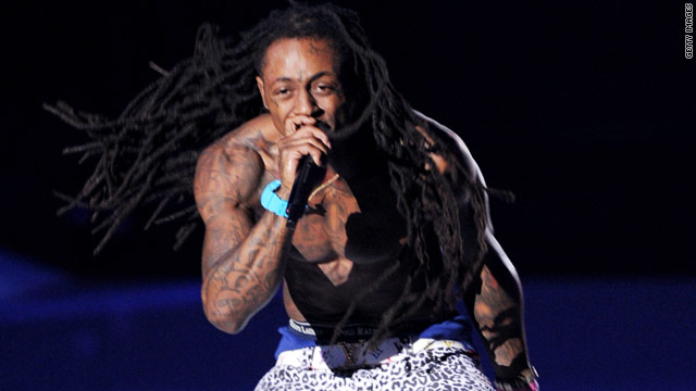 Lil Wayne tops Billboard with 964,000 sold