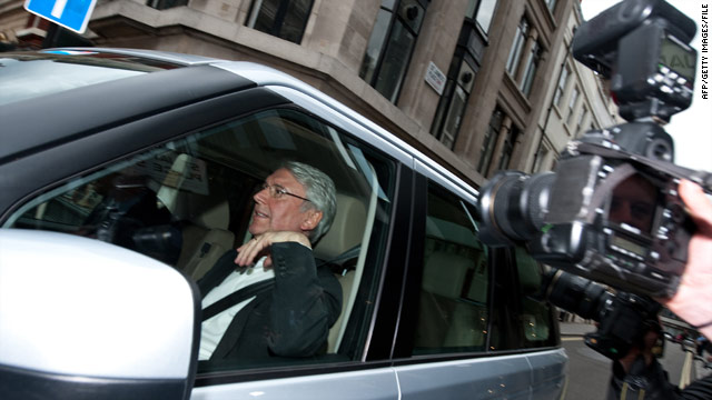 Phone-hacking inquiry to demand more testimony on News Corp. actions