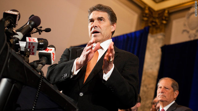 Perry tells social conservatives to pray for Obama