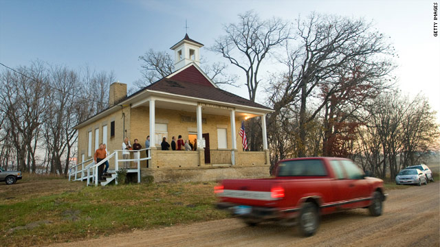 Poll: Americans trust local government more than federal