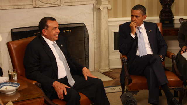 Pres. Obama meets with Honduran Pres. Porfirio Lobo