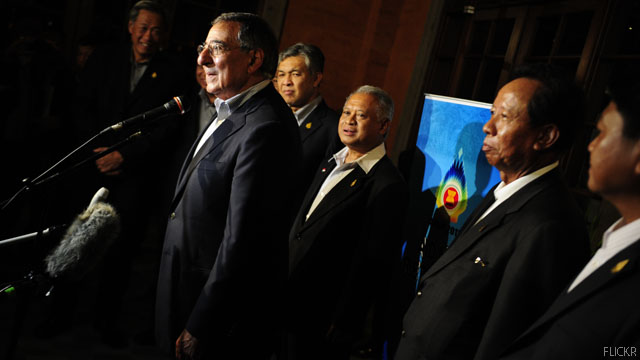 Panetta starts visit to Asia with praise for China Panetta starts visit to Asia with praise for China