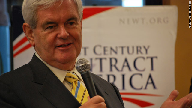 Gingrich touts experience over Cain’s