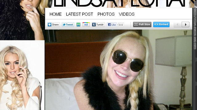 Lindsay Lohan shows off sparkling smile
