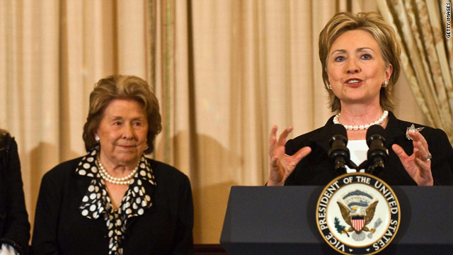Clinton's mother, Dorothy Rodham, dies at 92
