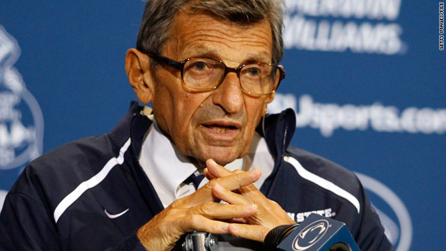 Penn State's Paterno faces pressure to quit over sex abuse case