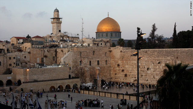Jerusalem’s biographer explains a city steeped in holiness, violence