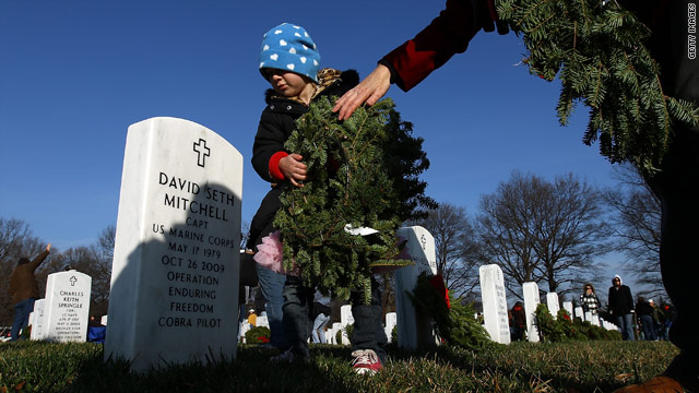 90,000 new holiday wreaths spark reflection on war