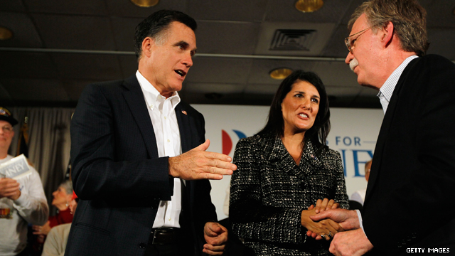 Romney takes stage with lively trio