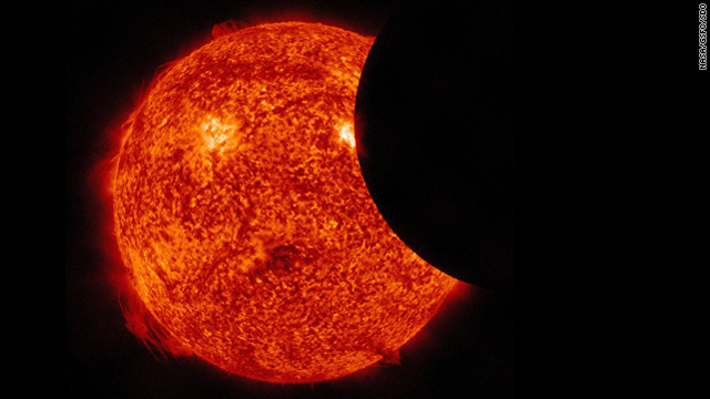 FOTO: Un deslumbrante eclipse de sol captado por la NASA