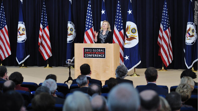 Clinton to ambassadors: Stay put