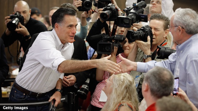 Romney hits Obama, Santorum in Illinois