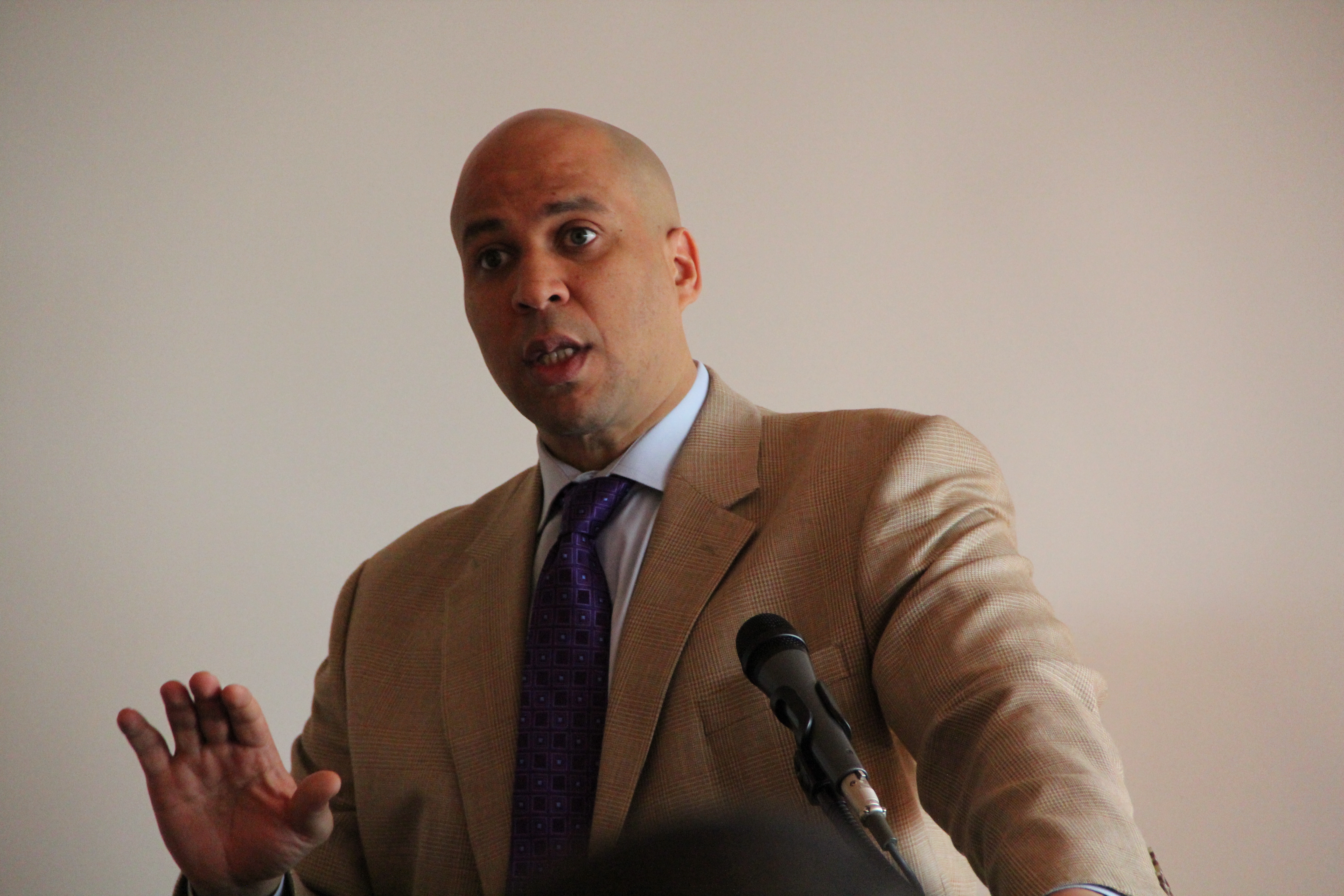 Newark mayor Cory Booker on Trayvon Martin shooting: "I am praying for justice"