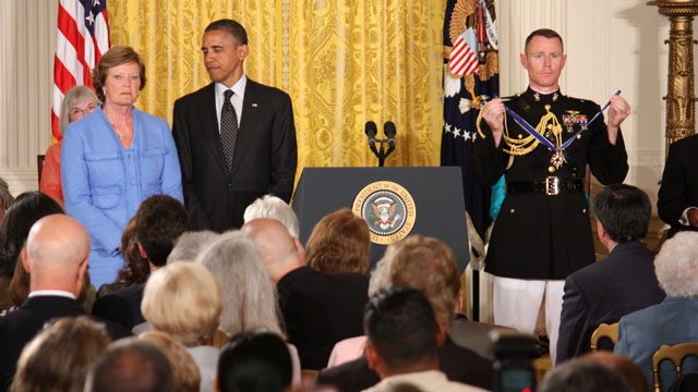 Obama welcomes Medal of Freedom recipients to White House